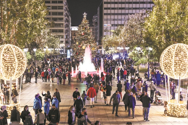 Τρία σενάρια και ένας… εφιάλτης για τα Χριστούγεννα – Τι είναι ο κανόνας «2G» για τον κορωνοϊό