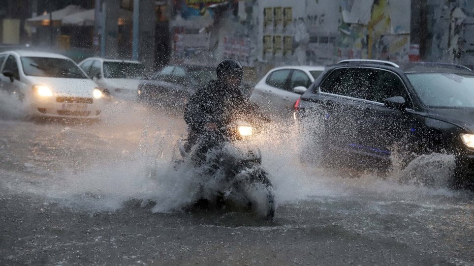 Καιρός – Πώς κινείται η κακοκαιρία – Έντονα φαινόμενα στην Αττική τις επόμενες ώρες