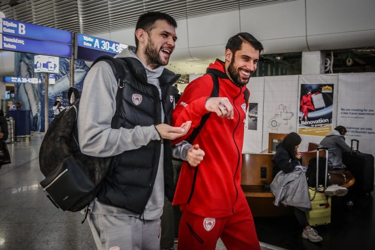 Πτήση για Final-Four: Το ταξίδι του Ολυμπιακού στην Κρήτη (vid)