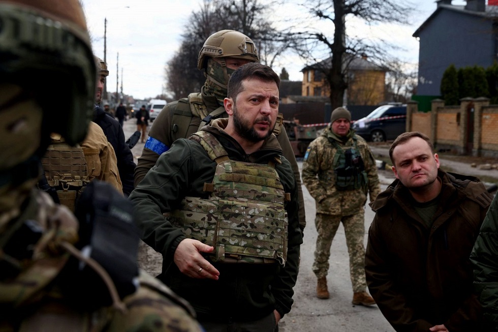 Ζελένσκι: Στην Μπούκα ο Ουκρανός πρόεδρος – «Πολύ δύσκολο να διαπραγματευτείς όταν βλέπεις τι έχουν κάνει εδώ»