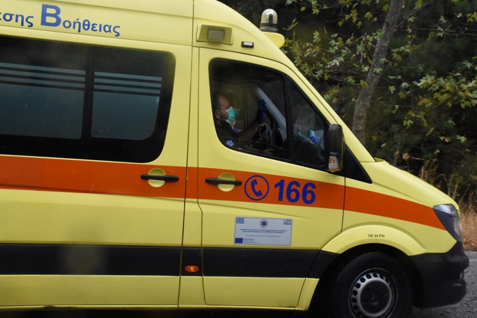 Εργατικό ατύχημα με τραυματίες στο κέντρο της Αθήνας – Εγκλωβίστηκαν μέσα σε ανελκυστήρα