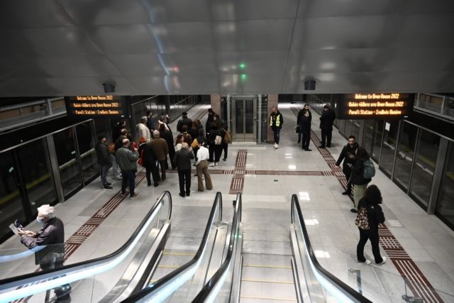 Μετρό Θεσσαλονίκης: Το κοινό είδε για πρώτη φορά σταθμούς και συρμούς (pics, vid)