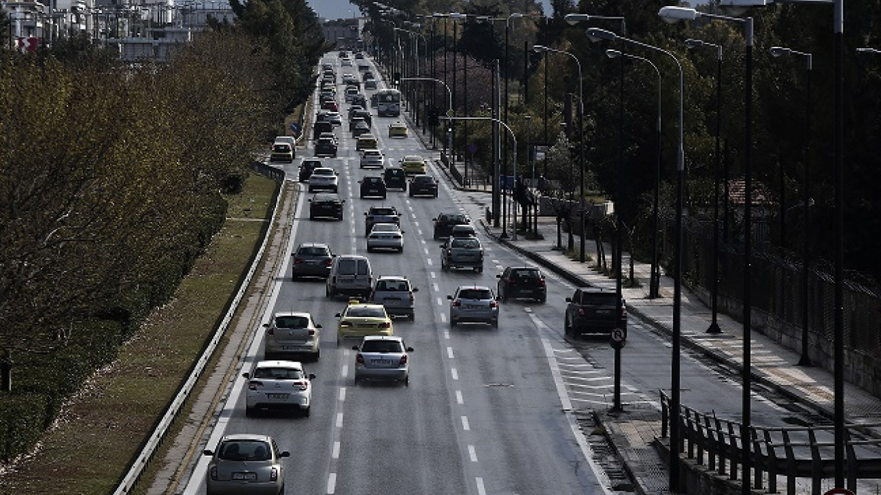 Τι είπε στις αρχές η οδηγός που παρέσυρε την 15χρονη στη Βούλα – Η κατάσταση της υγείας του κοριτσιού