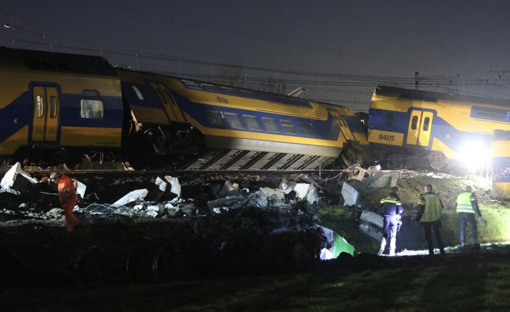 Τα «Τέμπη» της Ολλανδίας – Πολλοί «σοβαρά τραυματίες» σε σύγκρουση τρένων