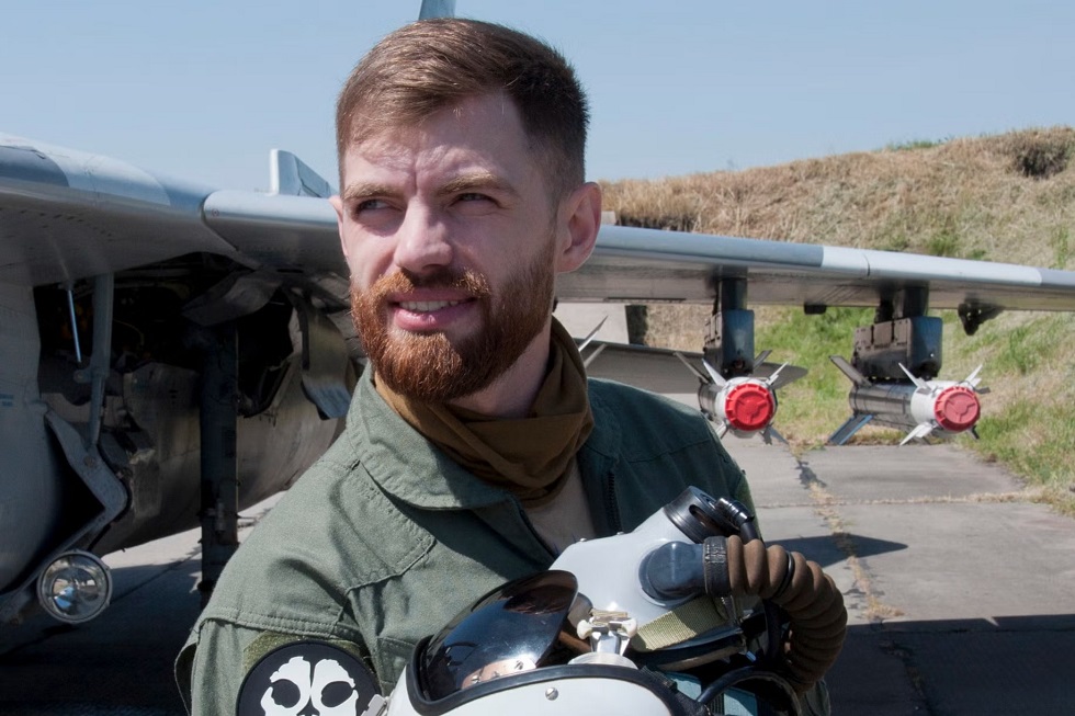 Πόλεμος στην Ουκρανία: Θρήνος για τον «Juice» – Νεκρός ο θρυλικός πιλότος στη σύγκρουση αεροσκαφών