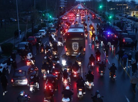 Χαμός στο ξενοδοχείο της αποστολής από τους οπαδούς του ΠΑΟΚ ενόψει του ντέρμπι (pics)