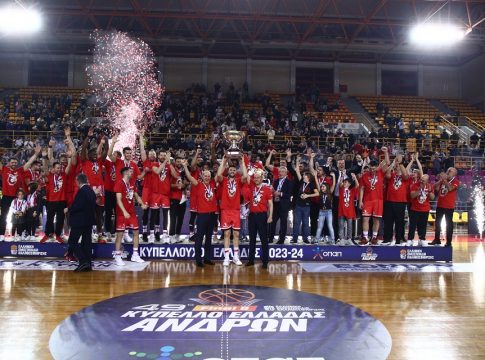 Παναθηναϊκός – Ολυμπιακός 58-69: Ποιος να συγκριθεί μαζί σου – Το πήρε και αυτό το κύπελλο ο Θρύλος του Μπαρτζώκα (vid)