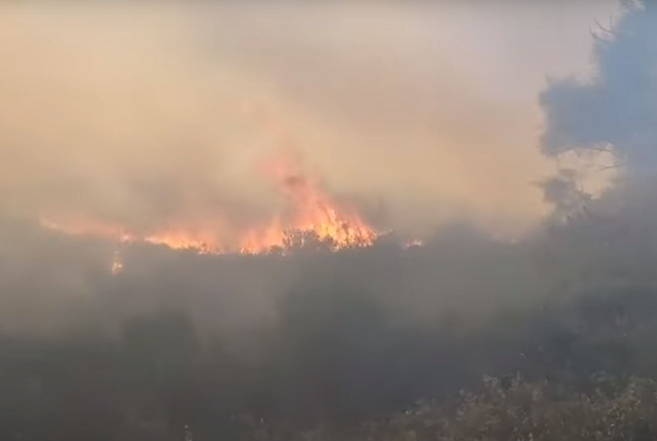 Αχαΐα: Σε πύρινο κλοιό τα χωριά του δήμου Ερυμάνθου – Συνεχείς εντολές εκκένωσης οικισμών