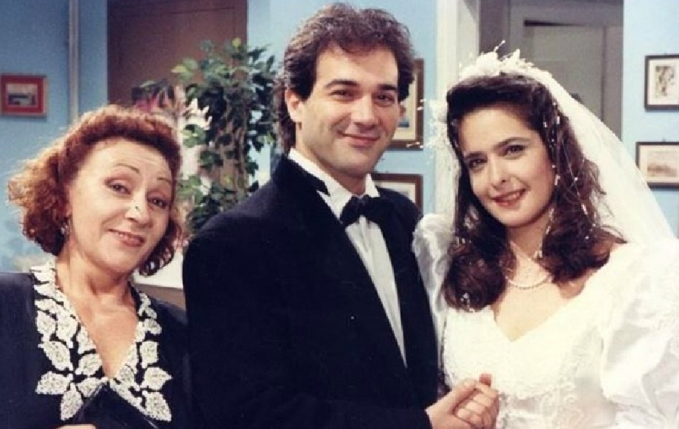 Η Ελενίτσα του «Ρετιρέ» παραμένει μία όμορφη και προσεγμένη γυναίκα, 30 χρόνια μετά το τέλος της σειράς