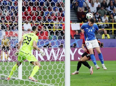 Μυθικό τέταρτο με τρία γκολ και προβάδισμα για την Ιταλία (vids)