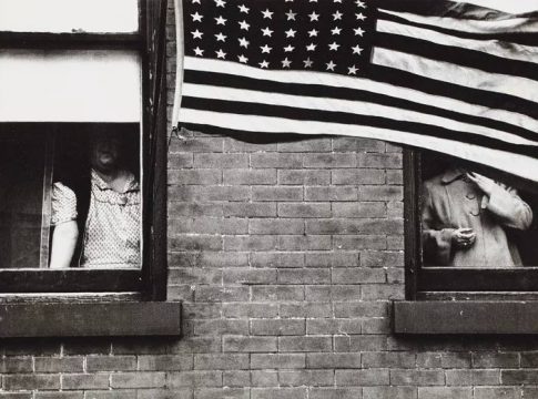Η ιστορία των δύο φωτογράφων που ταξίδεψαν στην Αμερική το 1955 – Ο ένας έγινε σταρ, ο άλλος εξαφανίστηκε