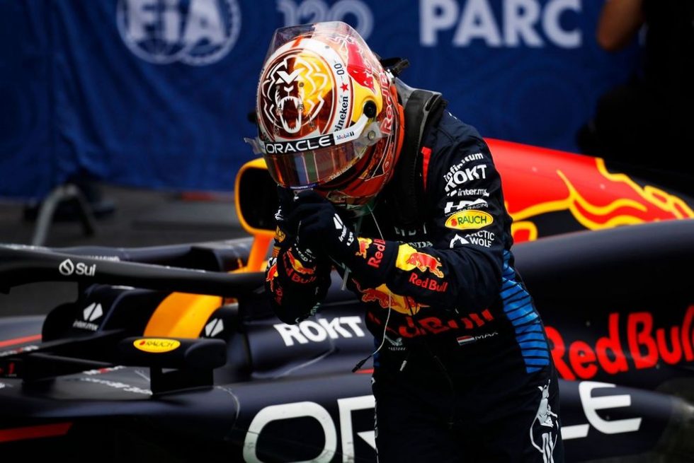 Φερστάπεν: «Θα οδηγώ για τη Red Bull το 2025»
