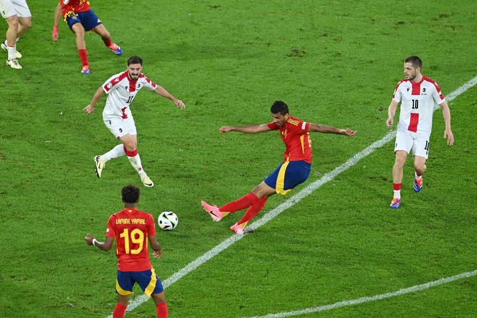 «Έκρυψε» την μπάλα η Ισπανία και ο Ρόδρι έκανε το 1-1 (vid)