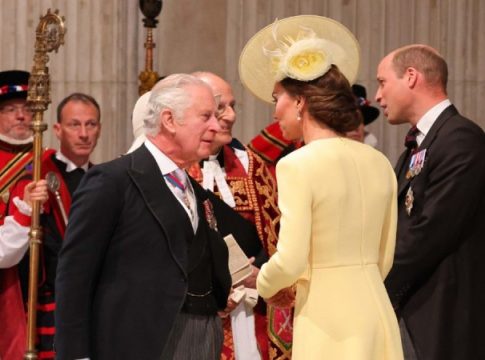Απανωτά τα χτυπήματα για την Κέιτ Μίντλετον και την Βασιλική οικογένεια: Ο βασιλιάς Κάρολος είναι «πυρ και μανία» με το ζευγάρι