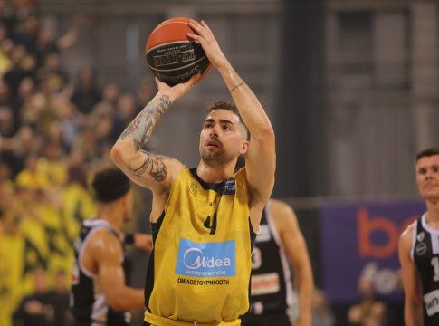 Ο Βασίλης Τολιόπουλος αναδείχθηκε πιο βελτιωμένος παίκτης της σεζόν 2023/24 (pic)