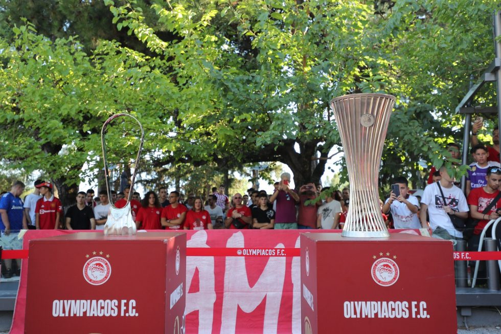 Χαμός και στη Λαμία για τις ευρωπαϊκές κούπες του Ολυμπιακού (pics)