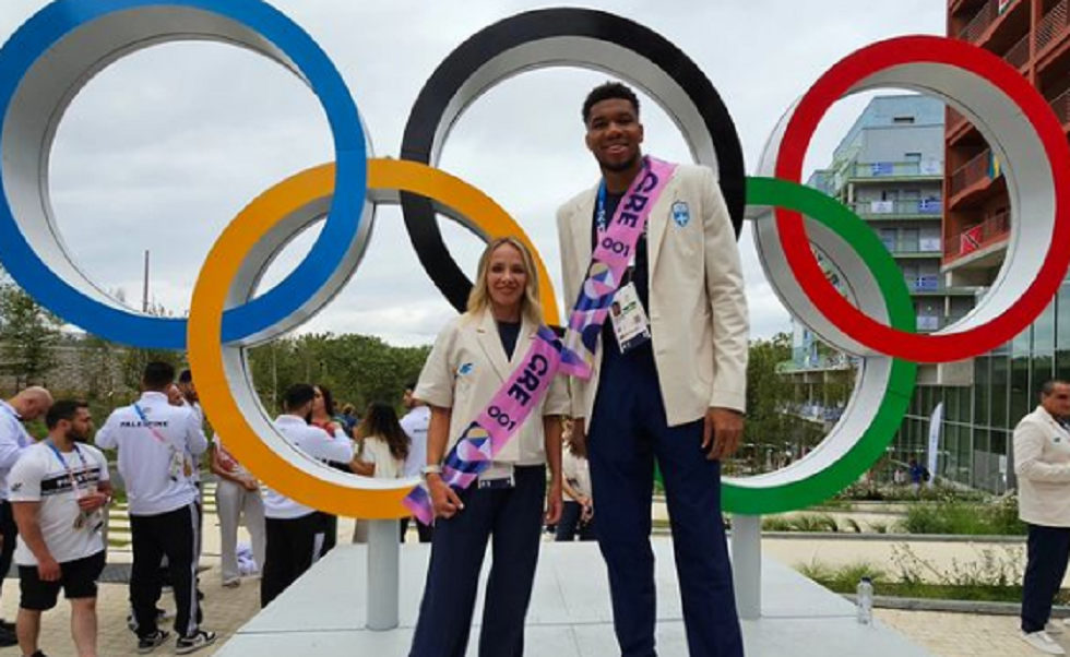 Αντετοκούνμπο και Ντρισμπιώτη φωτογραφήθηκαν μπροστά από τους Ολυμπιακούς κύκλους (Pic)