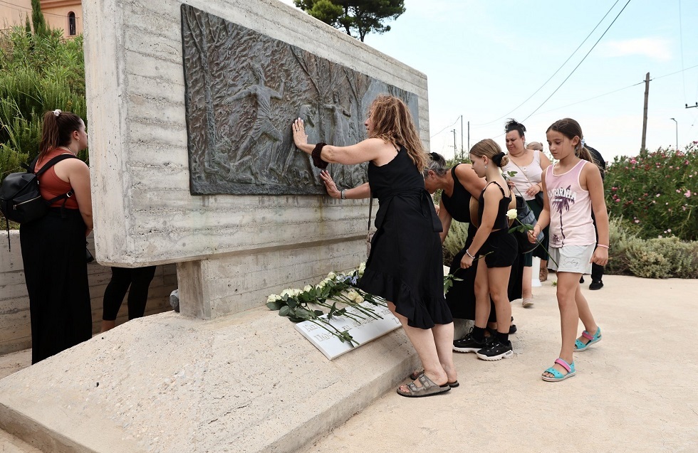 Φωτιά στο Μάτι: Τρισάγιο στο Μνημείο των Θυμάτων στο Νέο Βουτζά