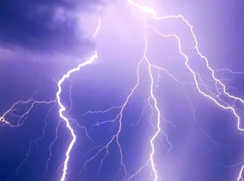 Νέο έκτακτο δελτίο – Ραγδαία επιδείνωση του καιρού με καταιγίδες, χαλάζι και κεραυνούς