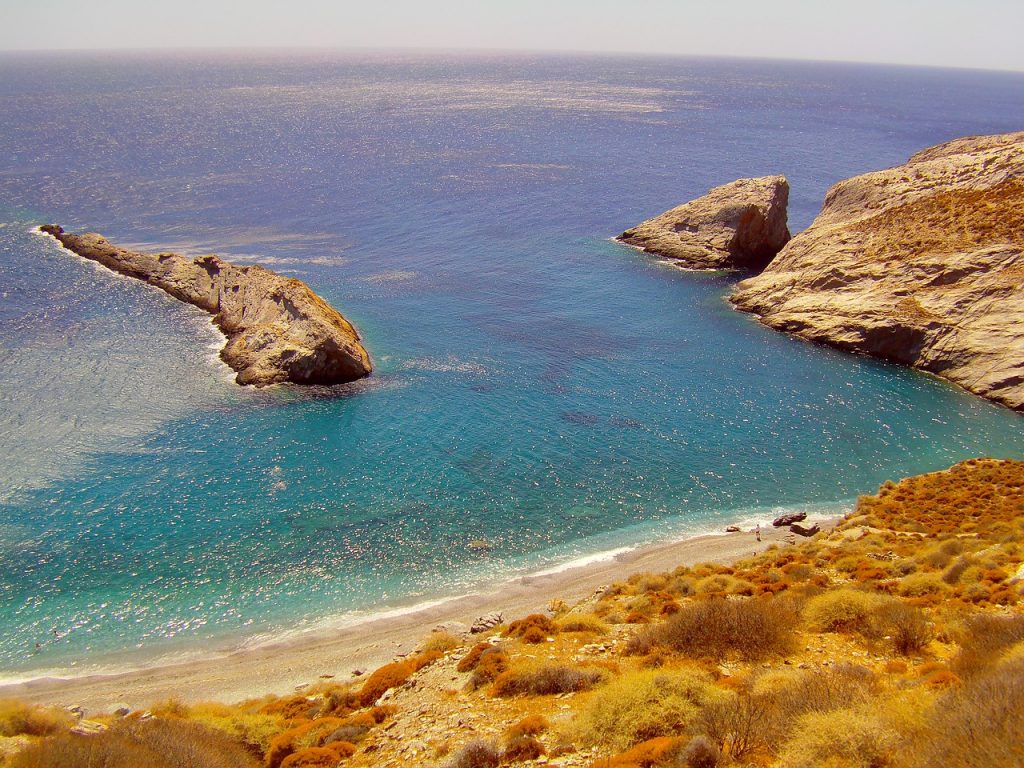 Φολέγανδρος: Νεκρός ανασύρθηκε 79χρονος λουόμενος από παραλία