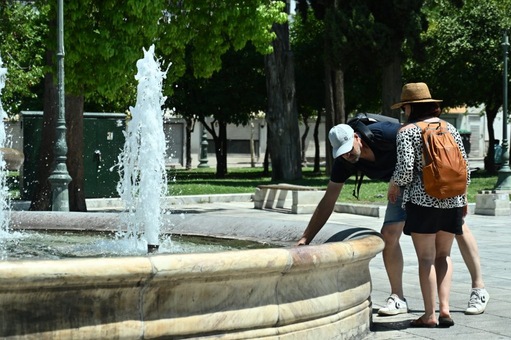 Καιρός: Σε ποιες περιοχές η θερμοκρασία θα «χτυπήσει» κόκκινο