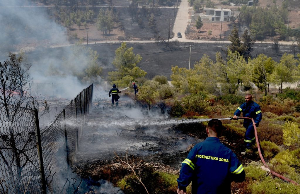 Πυροσβεστική: Νέα ενημέρωση για την εξέλιξη της φωτιάς στη ΒΑ Αττική