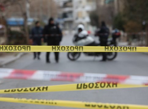 Βούλιαξε δρόμος στα Σεπόλια – Προβλήματα στην κυκλοφορία των ΙΧ