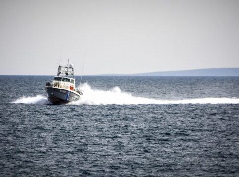 Ναυάγιο στη Σάμο: Εντοπίστηκε μια ακόμη σορός – Στους 4 οι νεκροί