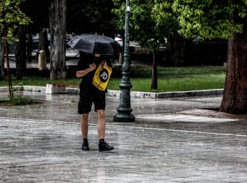 Καιρός: Το φθινόπωρο (για λίγο) είναι εδώ – Πού θα πέσουν βροχές και καταιγίδες τις επόμενες ημέρες