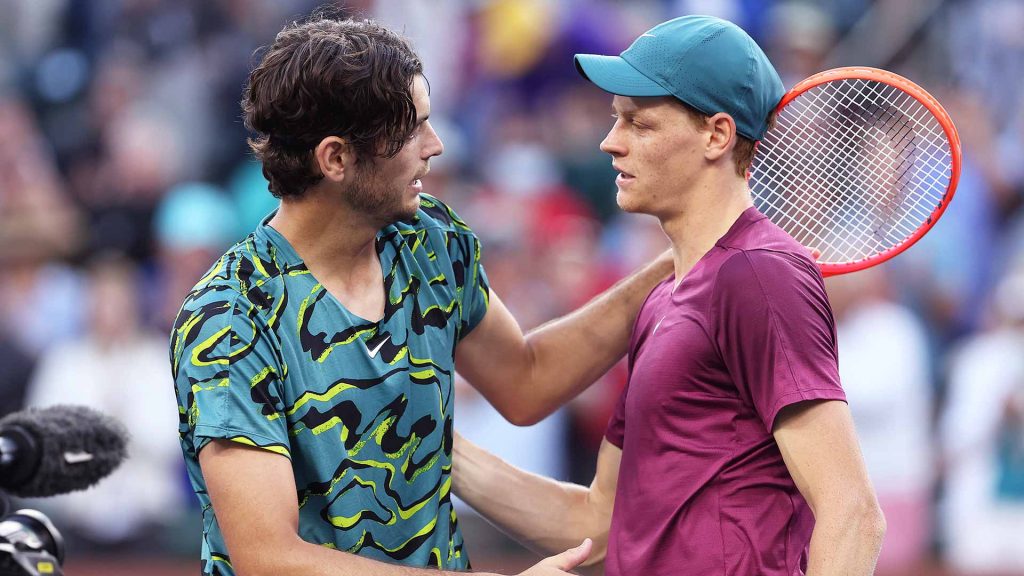 Ματσάρα Σίνερ – Φριτζ με φόντο την κούπα του US Open (vid)