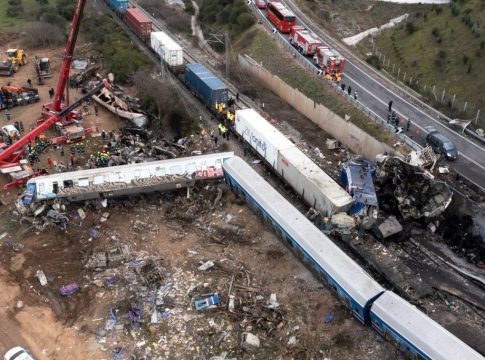 Τέμπη: Ο δρόμος για να αρθεί το απόρρητο των πολιτικών προσώπων και το κρίσιμο «τηλεγράφημα 251»