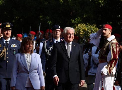 «Λήξαν για εμάς το θέμα των αποζημιώσεων» – Τι συζήτησαν Σταϊνμάιερ και Σακελλαροπούλου