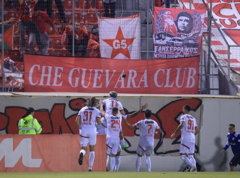 Πανσερραϊκός – ΑΕΚ 1-0: Ένωση για λύπηση, έχασε από τους δέκα παίκτες των Σερραίων