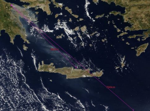 Μέχρι την Κρήτη έφτασε ο καπνός από τη φωτιά στην Κορινθία