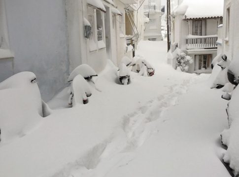 «Κλείδωσε» και δεν αλλάζει: Αυτοί θα ξυπνήσουν στα… λευκά το Σαββατοκύριακο – Ψυχρή εισβολή φέρνει χιόνια και τσουχτερό κρύο