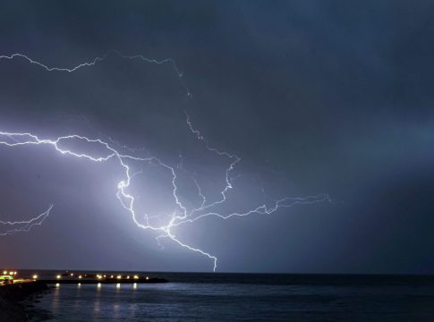 «Καμπανάκι» Ελλήνων μετεωρολόγων: Έρχονται ακραίες βροχές και καταιγίδες – Πότε και που θα χτυπήσουν τα φαινόμενα