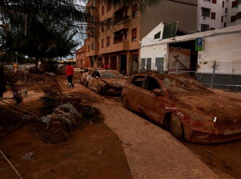 Ισπανία: Κόκκινος συναγερμός στα νότια και ανατολικά – Νέες σφοδρές βρoχοπτώσεις