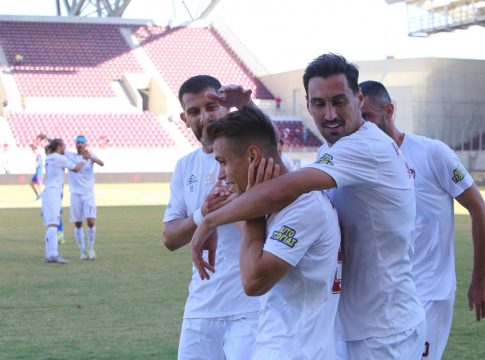 Καμπανιακός – ΑΕΛ 0-2: Αγχώθηκαν αλλά νίκησαν οι «βυσσινι» (vid)