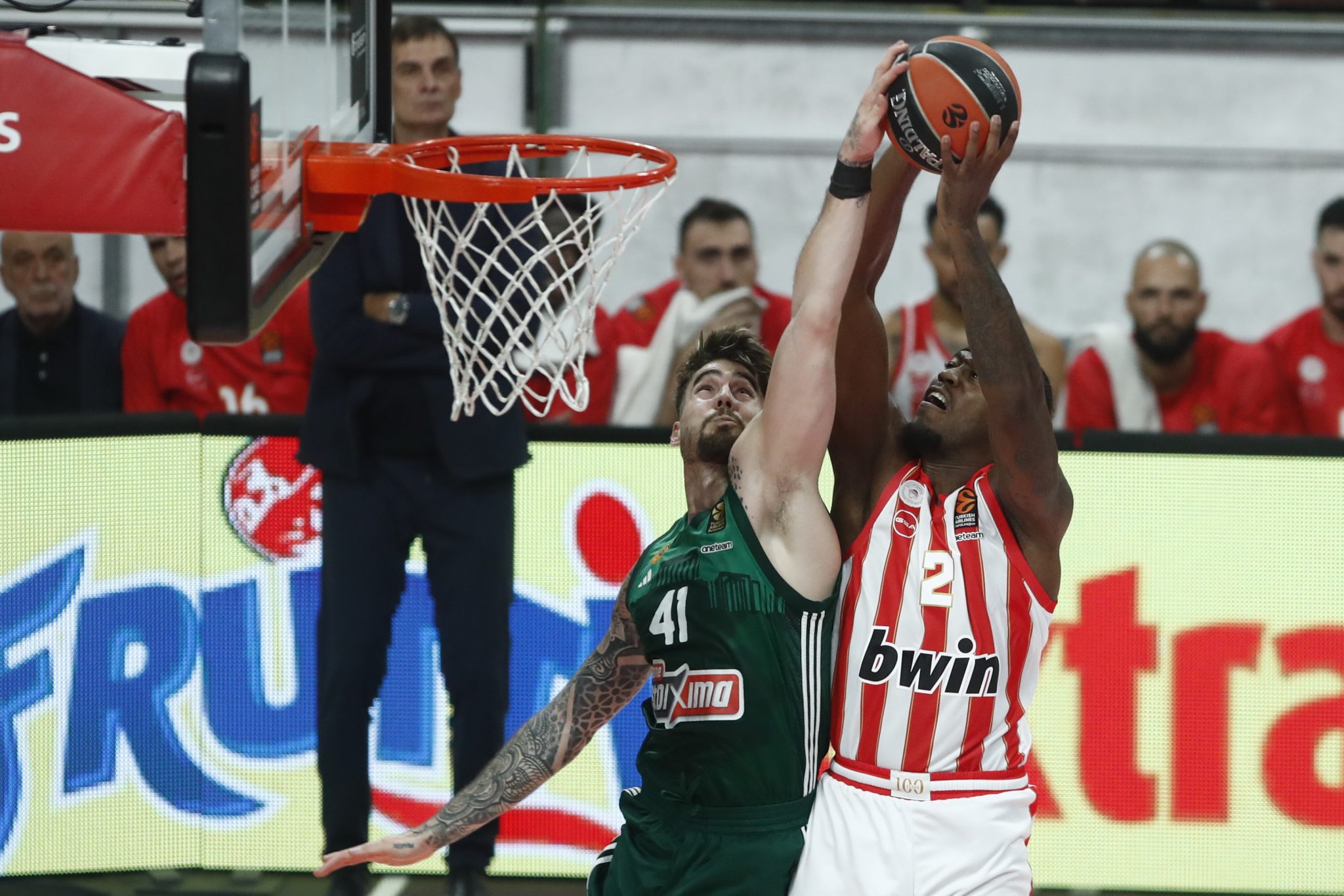 Euroleague Top-10: Με… άρωμα και κορυφή από το ντέρμπι «αιωνίων» (vid)