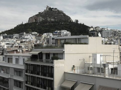 Βραχυχρόνια μίσθωση: Τέλος χρόνου για νέες άδειες στην Αθήνα