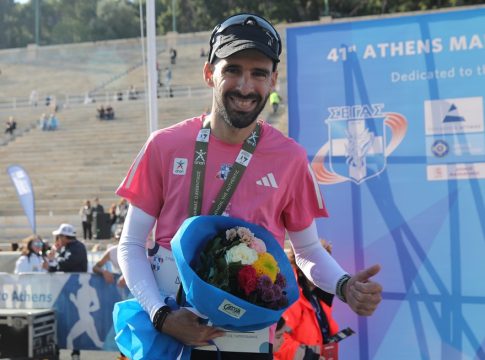 Ο σπουδαίος Παναγιώτης Καραΐσκος στον TUI Rhodes Marathon 2025