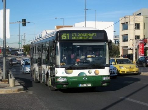 Μεθυσμένος οδηγός αστικού λεωφορείου δεν άνοιγε τις πόρτες – Επιβάτες κάλεσαν την Αστυνομία