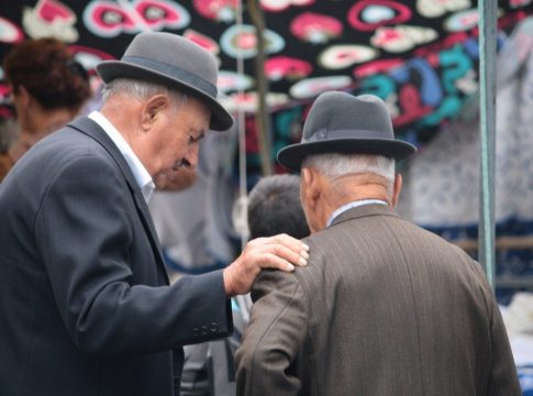 Αυξάνονται τα όρια συνταξιοδότησης λόγω δημογραφικού