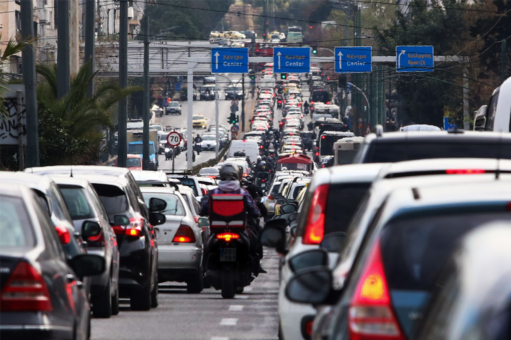 Σπάνε τα τηλέφωνα των λογιστών από την ώρα που μαθεύτηκε: Πρώτη φορά γίνεται αυτό με τα Τέλη Κυκλοφορίας – Άσχημα νέα