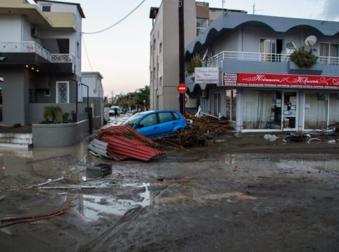 Κακοκαιρία Bora: Πάνω από 310 χιλιοστά βροχής στη Ρόδο – Γιατί διήρκεσαν τόσο οι καταιγίδες