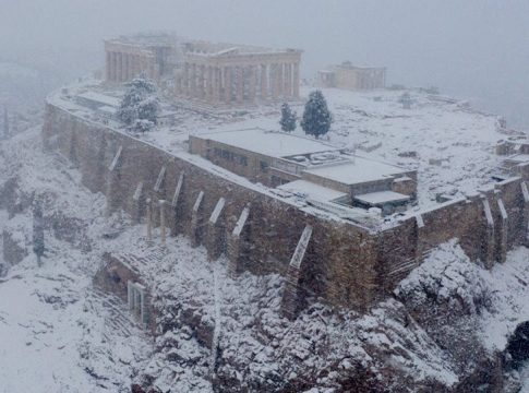 Έμειναν… σύξυλοι οι μετεωρολόγοι: Σενάριο για πολύ σπάνιο φαινόμενο παραμονή Χριστουγέννων στην Αττική – Κατά πόσο ισχύει