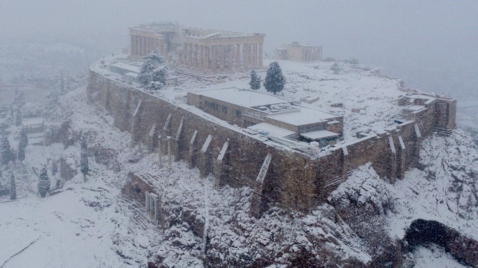 Έμειναν… σύξυλοι οι μετεωρολόγοι: Σενάριο για πολύ σπάνιο φαινόμενο παραμονή Χριστουγέννων στην Αττική – Κατά πόσο ισχύει