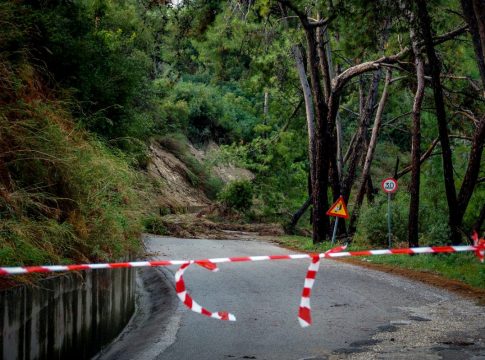 Κακοκαιρία Bora: Νέο 112 στη Ρόδο – «Περιορίστε τις μετακινήσεις»