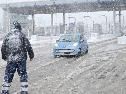 Συναγερμός για την κακοκαιρία – Μέτρα στην Αττική – Κλείνει για τα φορτηγά η εθνική οδός – Ήχησε το 112