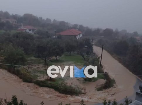 Κακοκαιρία: Πλημμύρες στην Εύβοια από την έντονη βροχόπτωση – Προβλήματα στο δίκτυο ύδρευσης